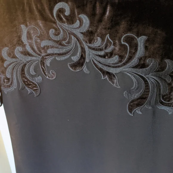 Ann Taylor Silk Chiffon Black Tie Dress with beautiful flock detailing- Size 10P - Picture 5 of 10